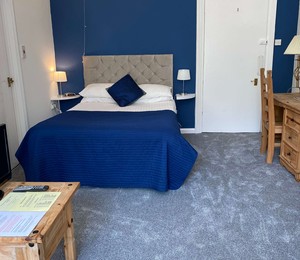 Apartment 6